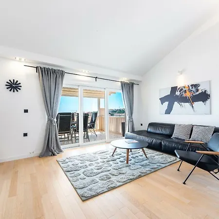 Vista Deluxe Apartment *